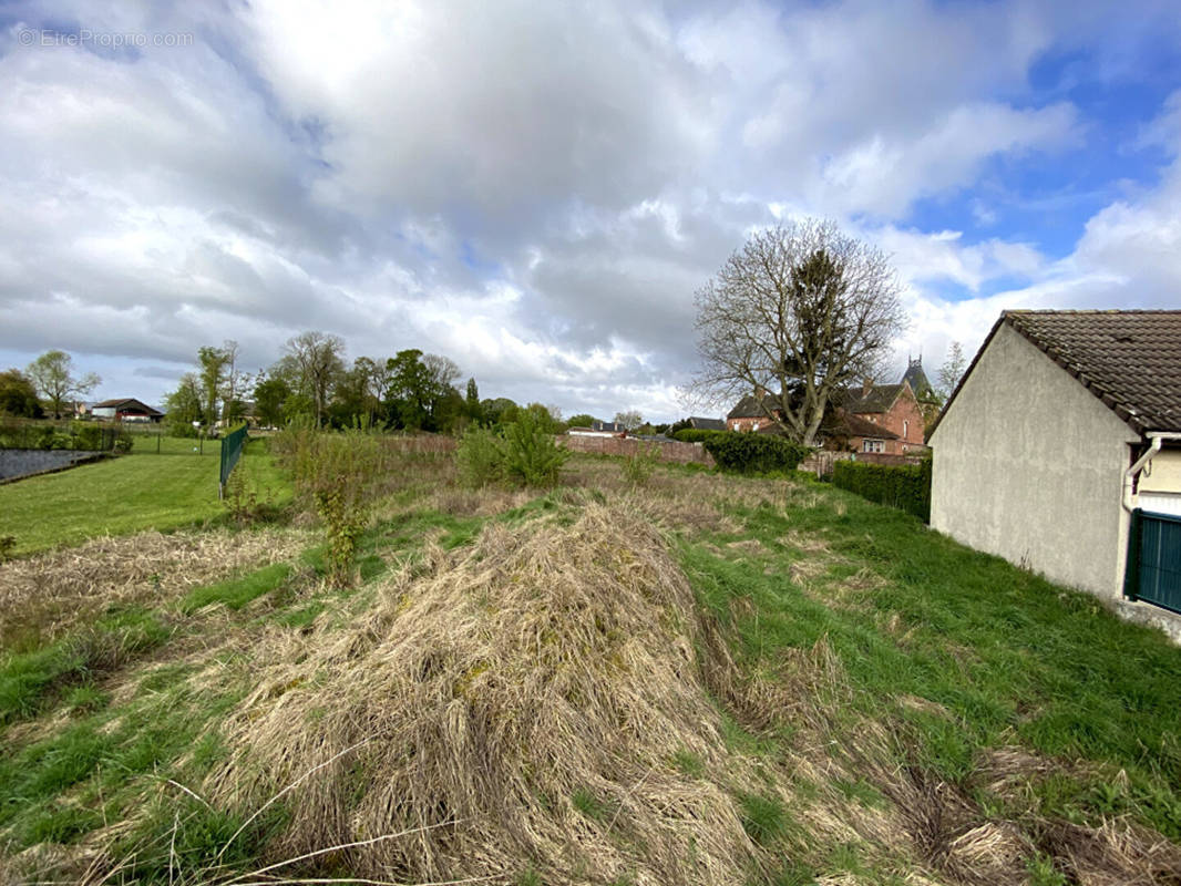 Terrain à MATIGNY