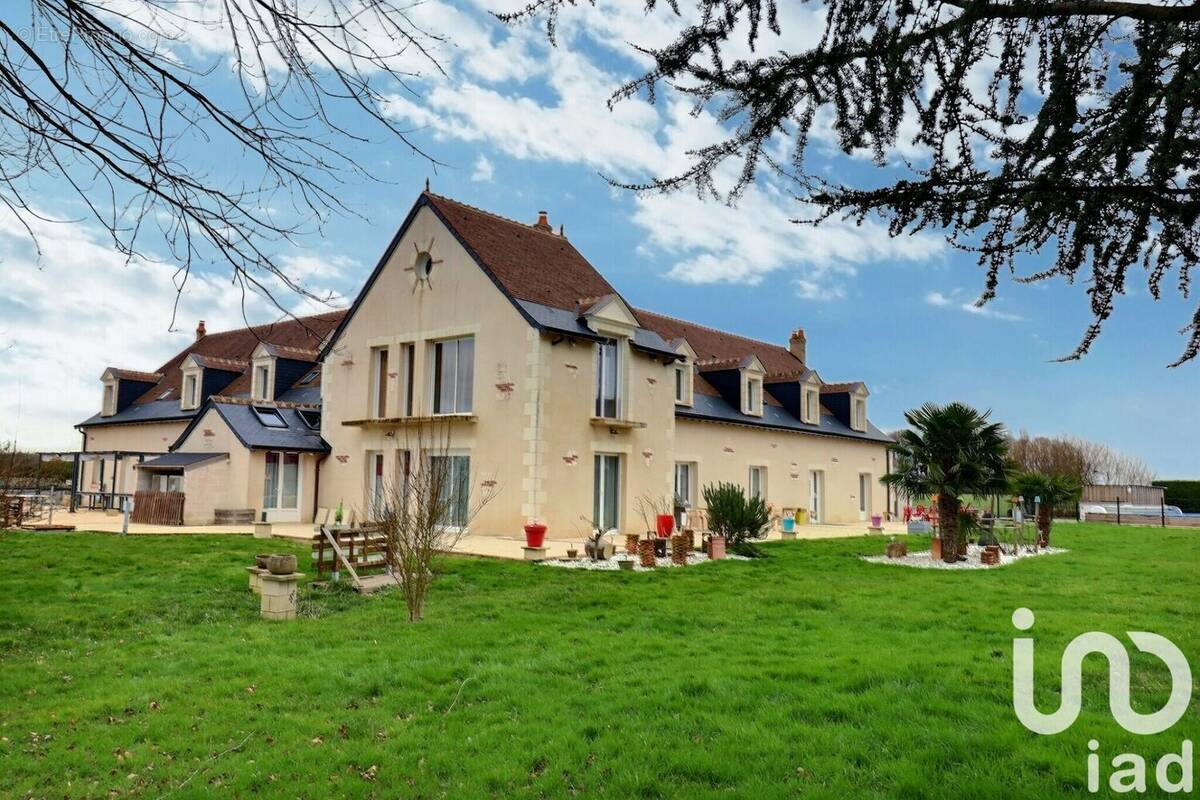 Photo 1 - Maison à NEUILLE-PONT-PIERRE