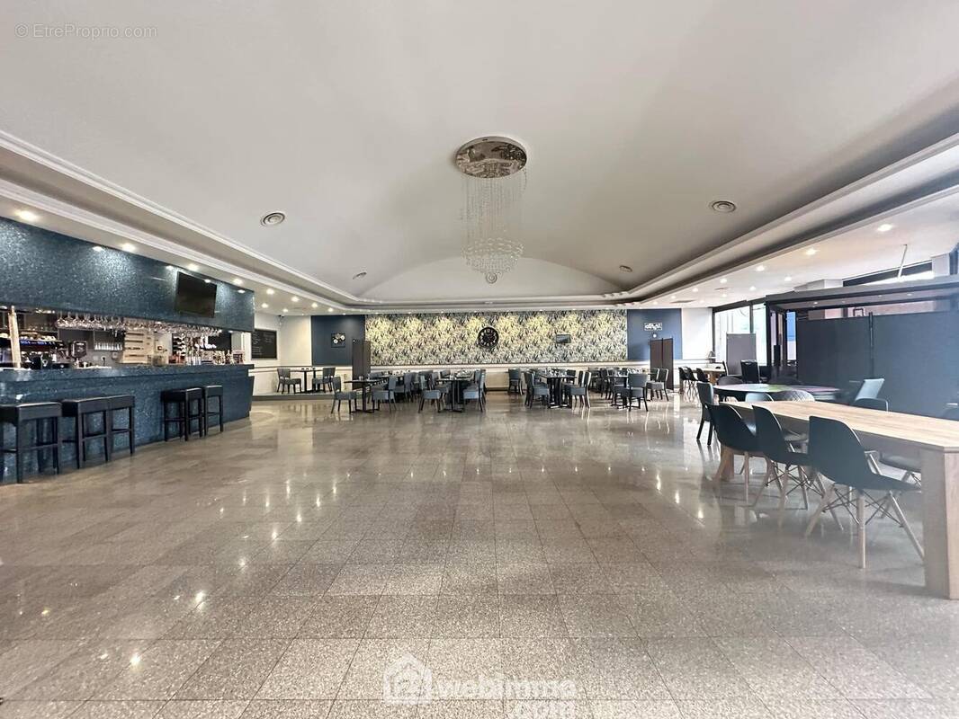 Une salle de réception de 203 m² - Maison à LAON