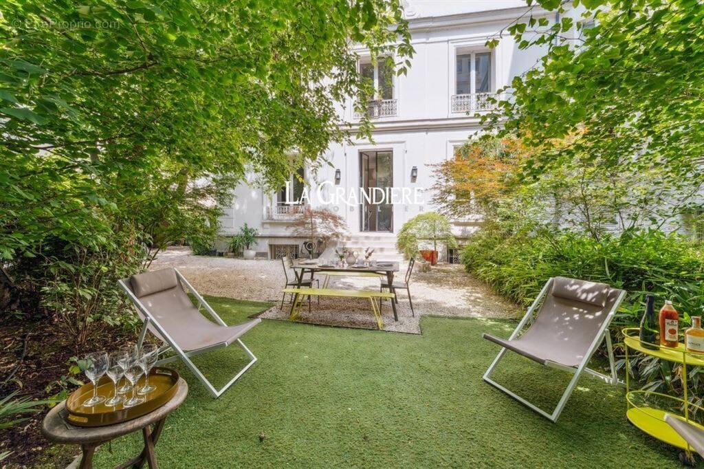 Maison à PARIS-16E