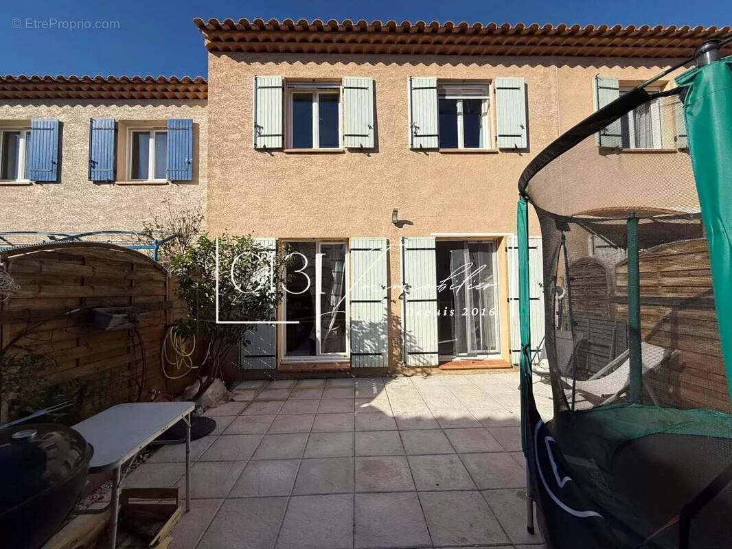 Maison à LA FARE-LES-OLIVIERS