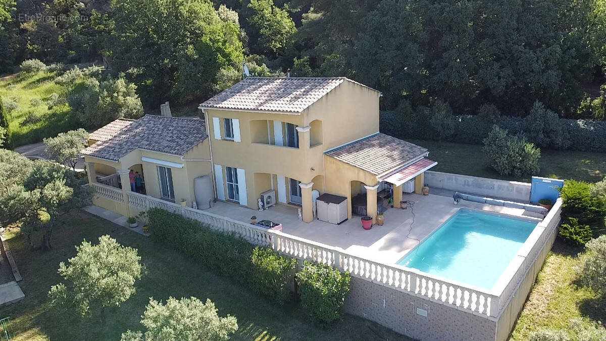 Maison à AUPS