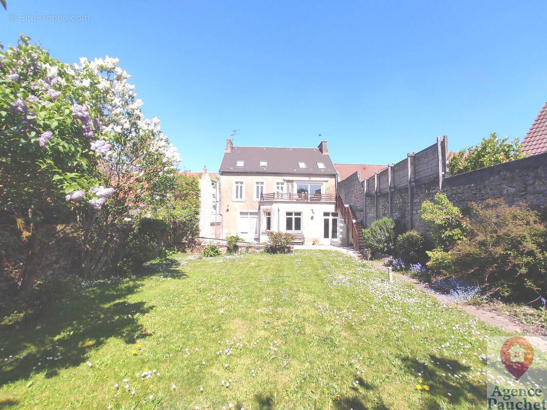 Maison à SAINT-MARTIN-BOULOGNE