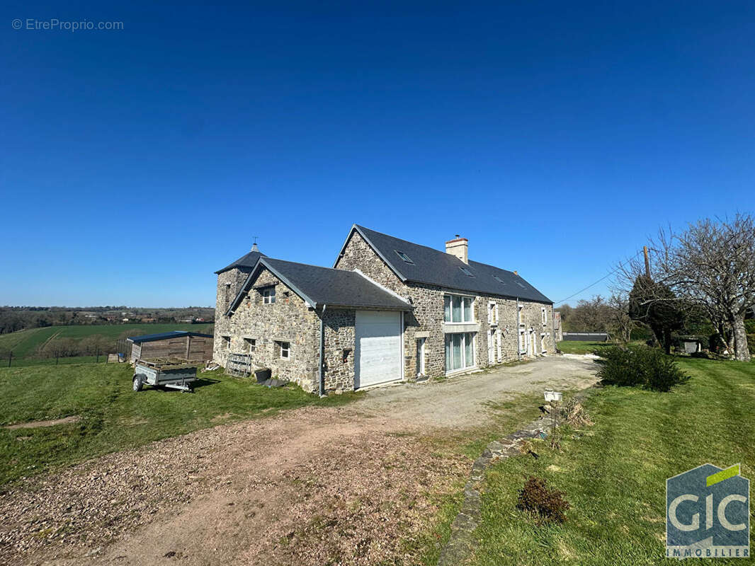 Maison à LE BENY-BOCAGE