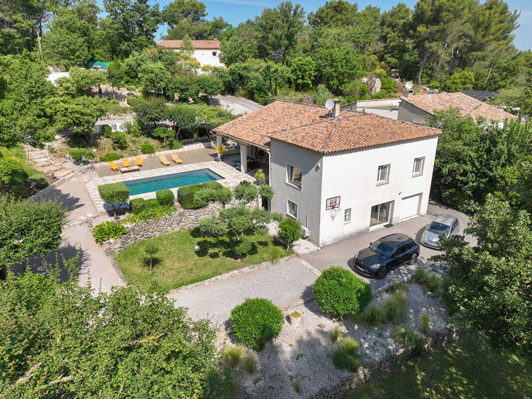 Photo 1 - Maison à SIMIANE-COLLONGUE