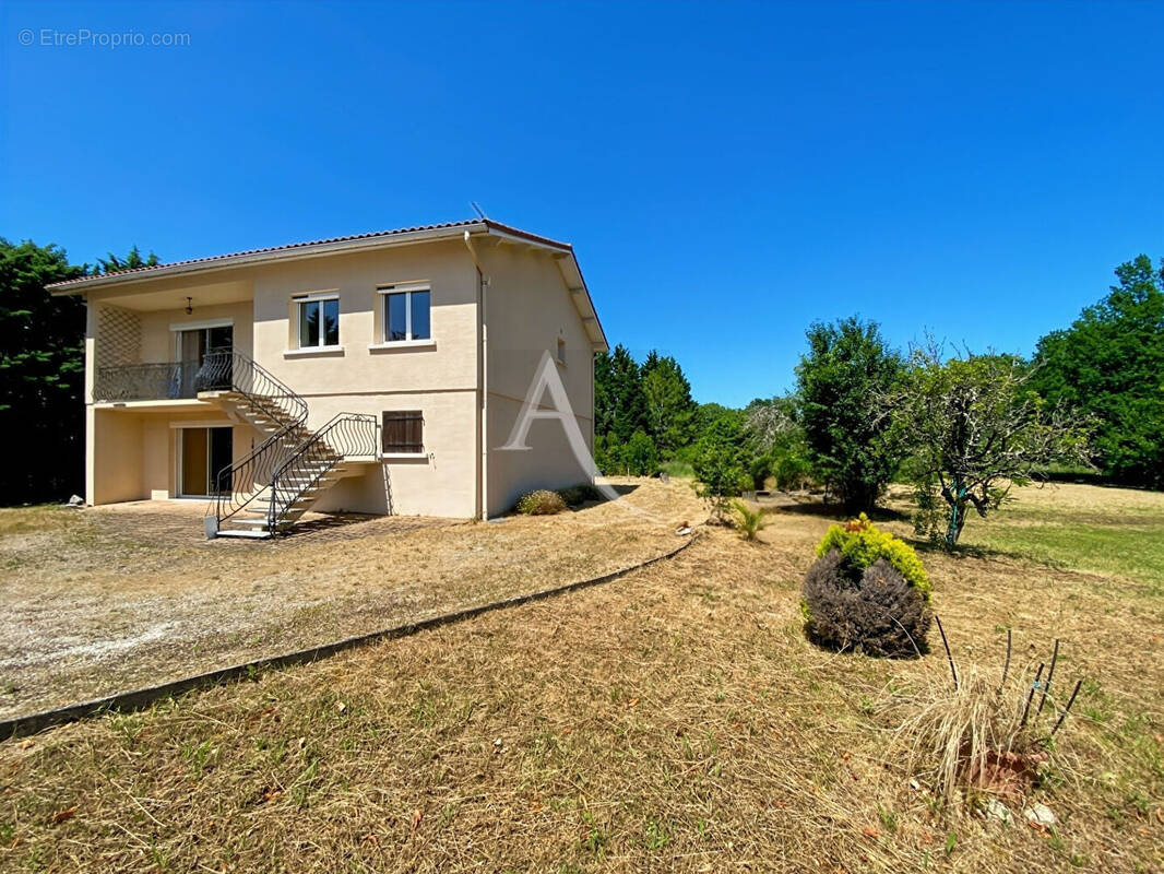 Maison à ROQUECOR