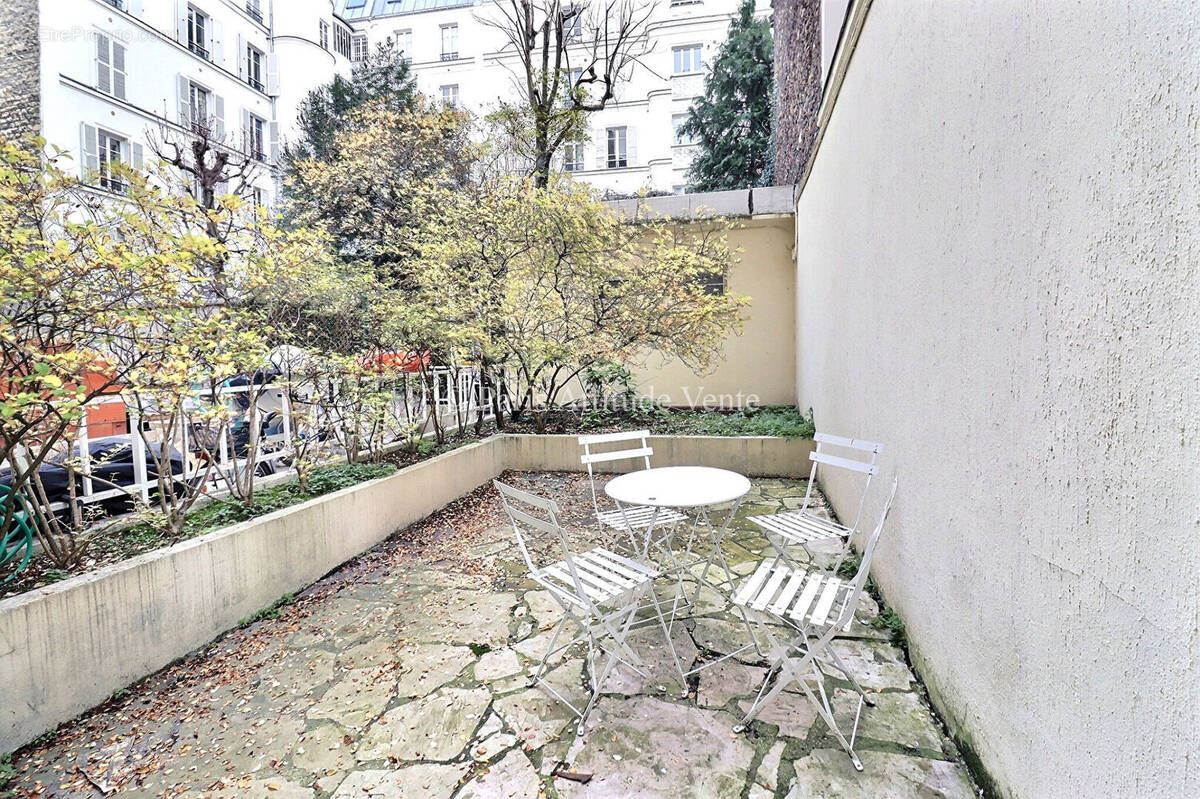 Appartement à PARIS-17E