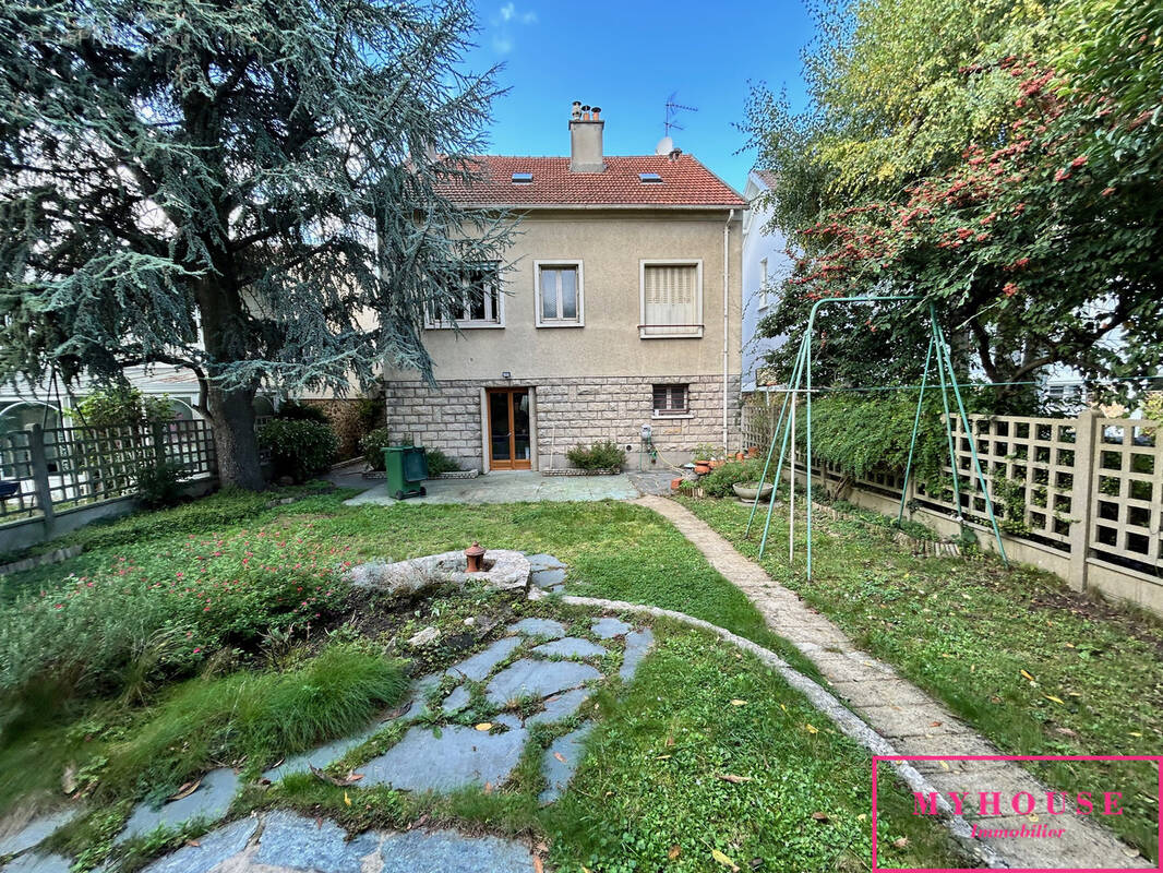 Maison à MONTROUGE