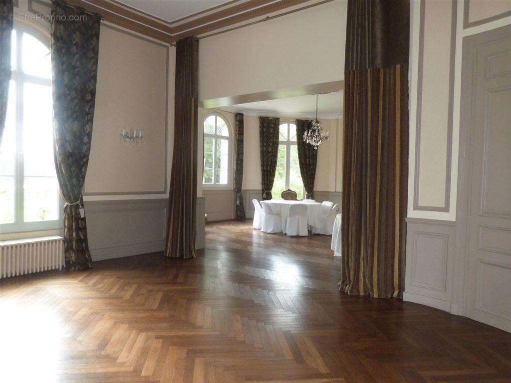 ...et 28 m². - Autre à HENOUVILLE