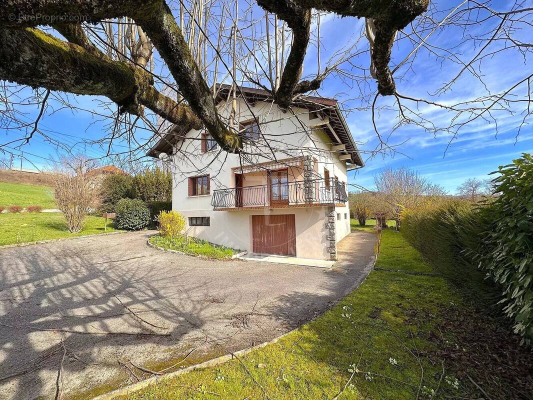 Appartement à GROISY