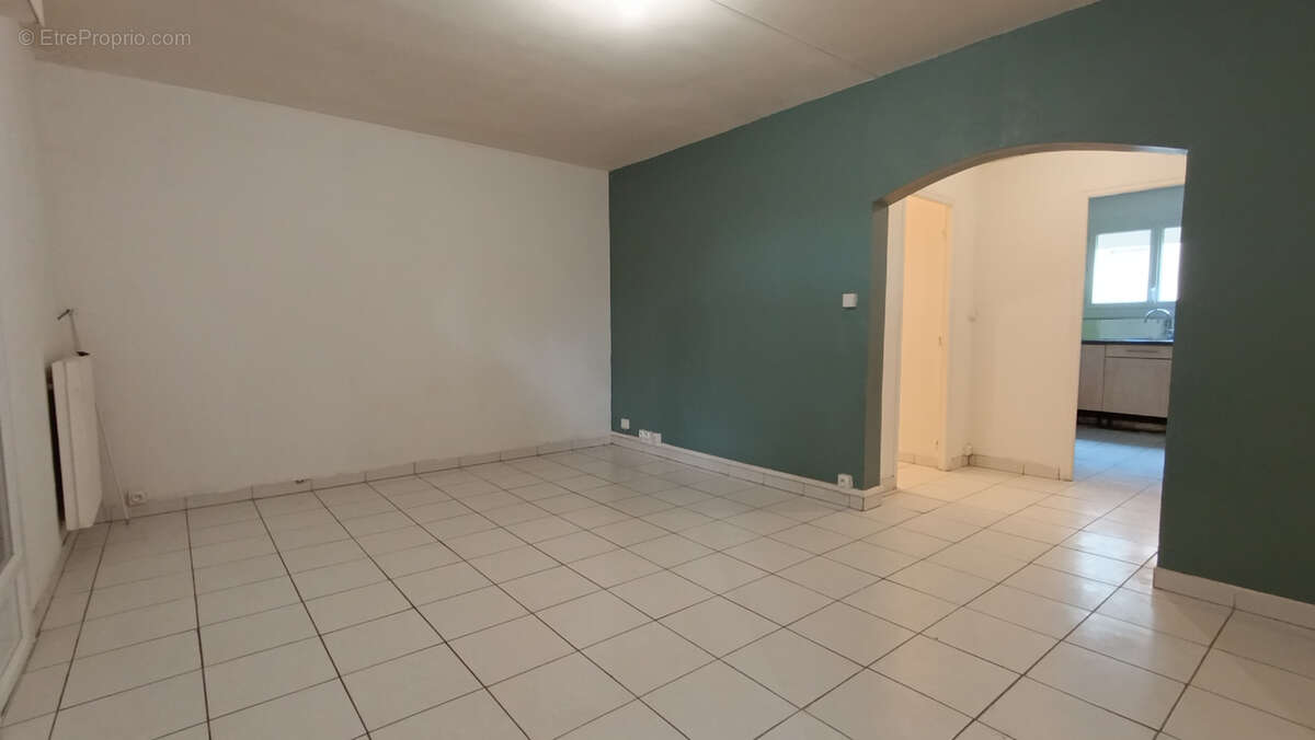 Appartement à PETIT-COURONNE
