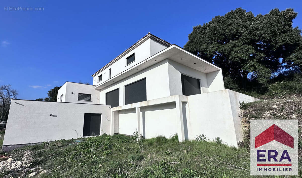 Maison à MONDRAGON