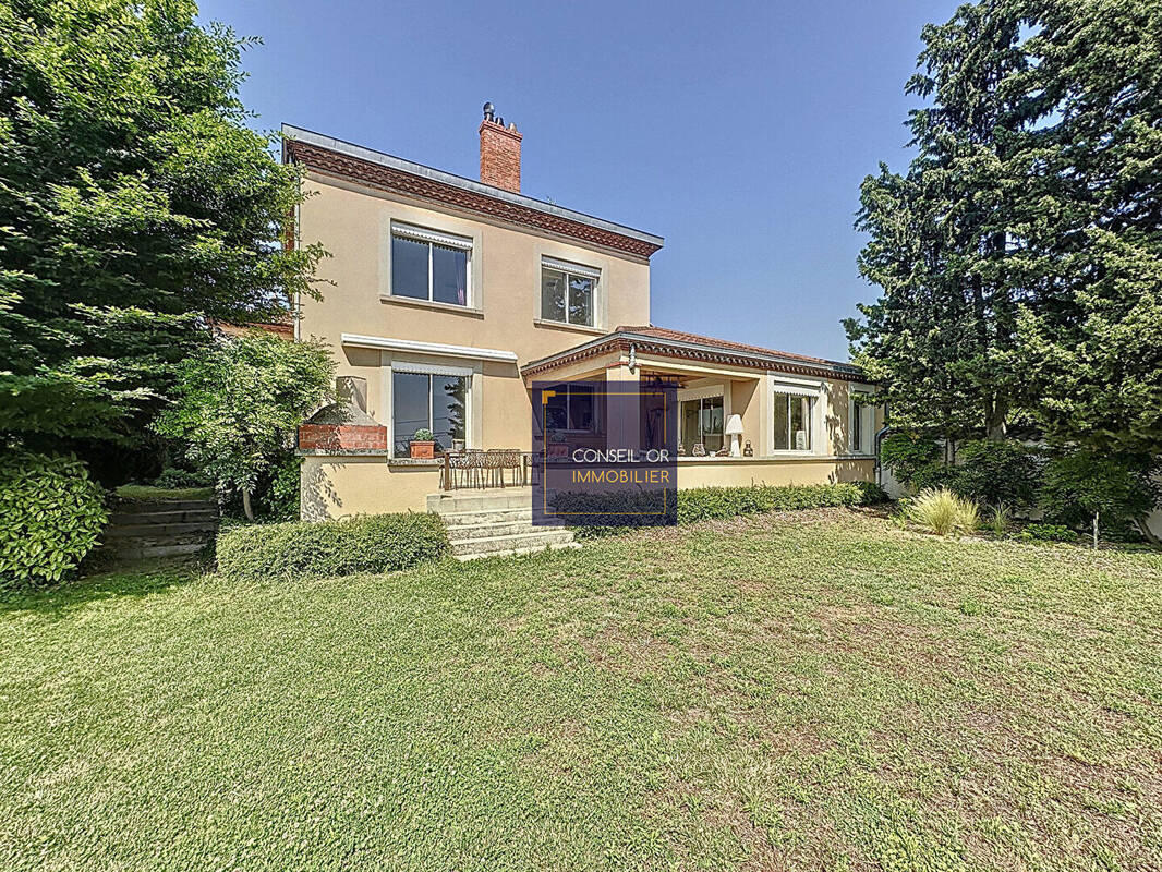 Maison à SAINT-GENIS-LAVAL