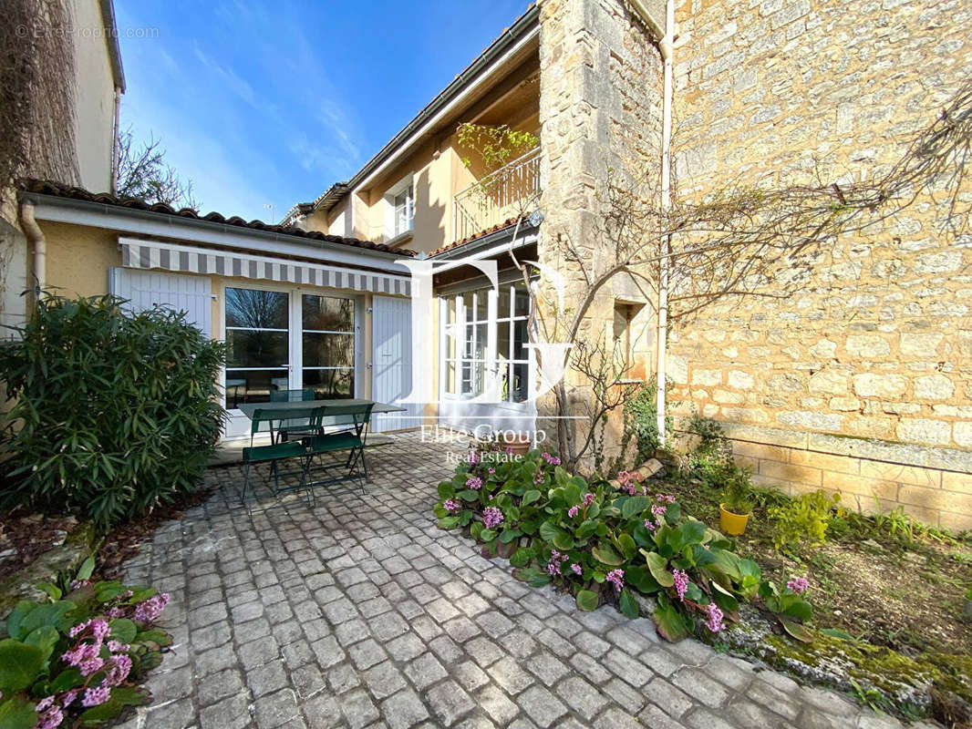 Maison à TOUVRE
