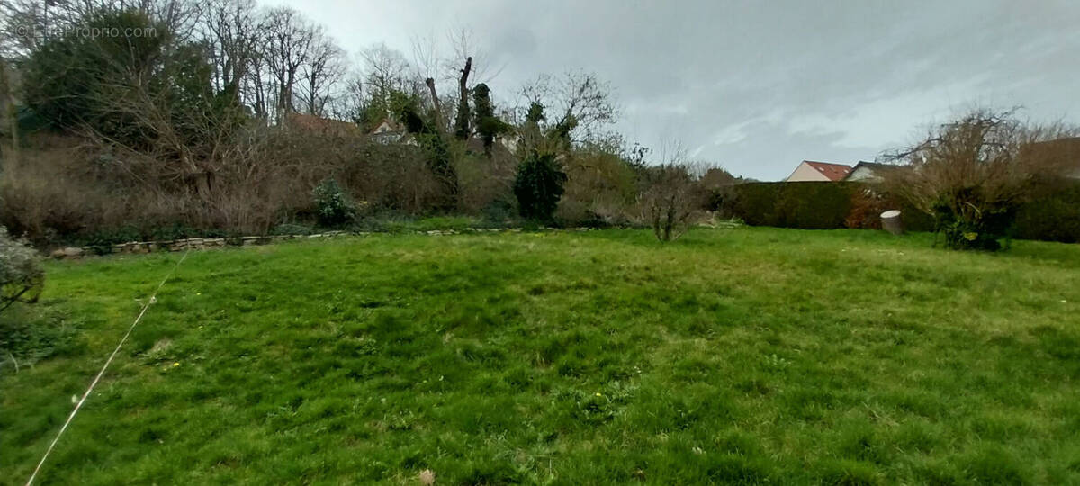 Terrain à EPERNON