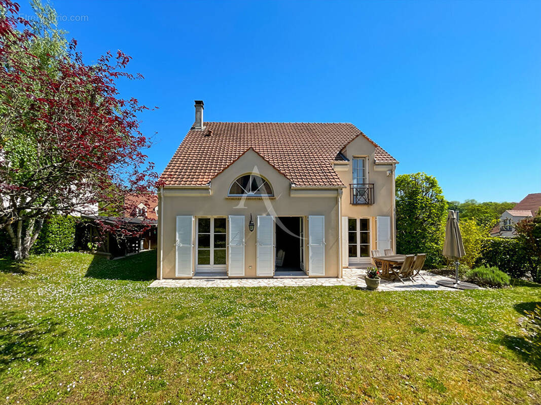 Maison à AUVERS-SUR-OISE