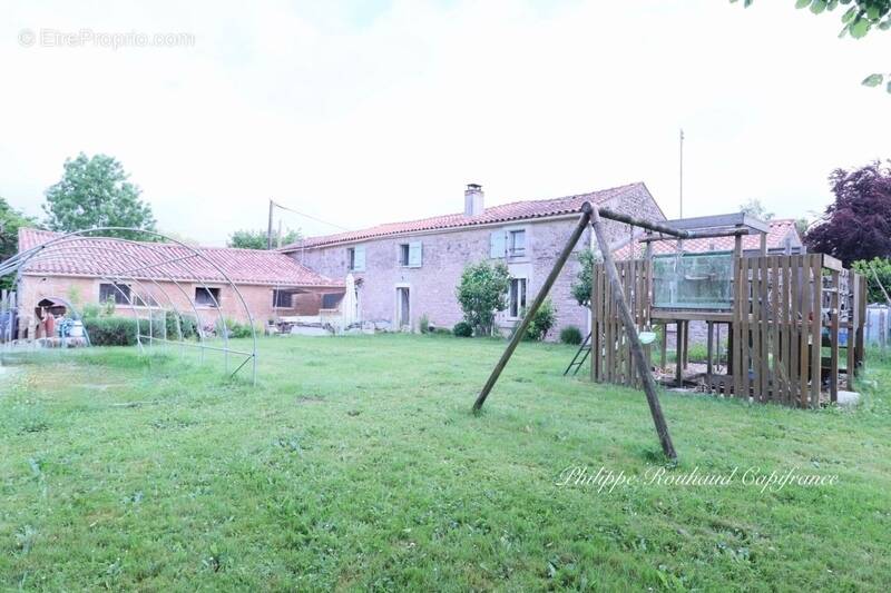 Maison à FOUSSAIS-PAYRE