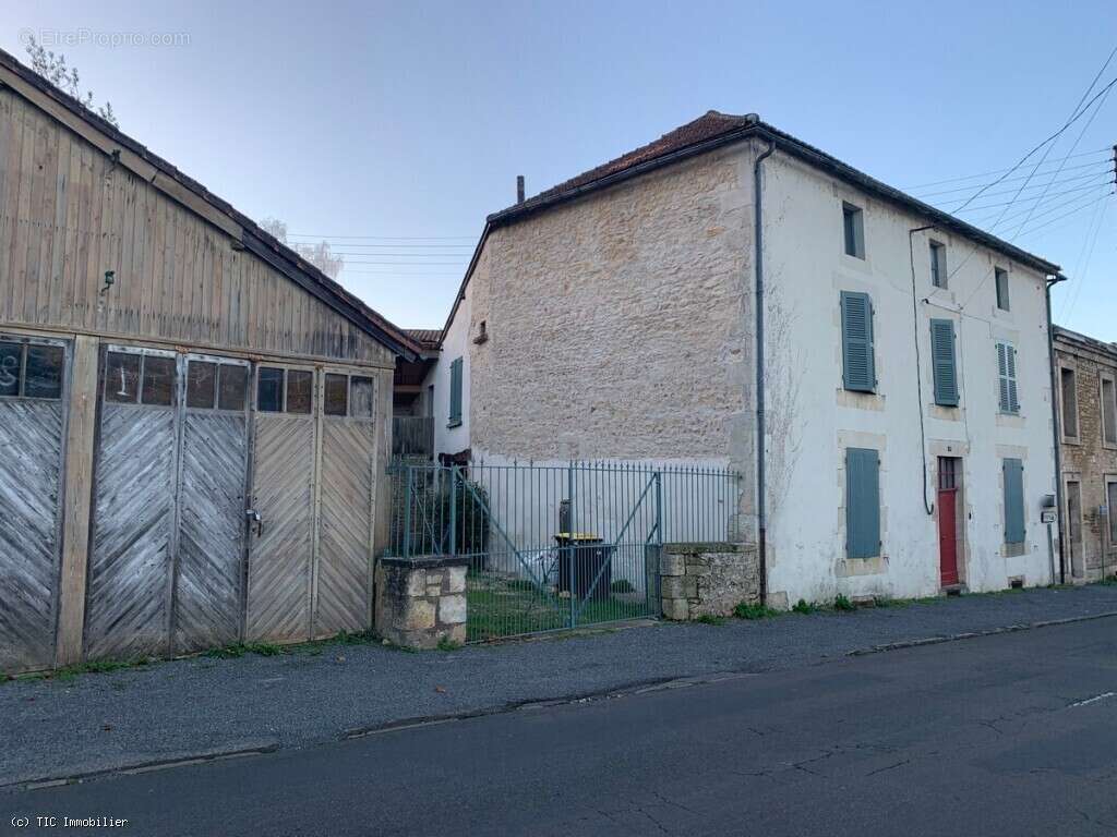 Maison à CIVRAY