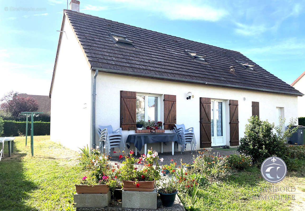 Maison à CONTRES