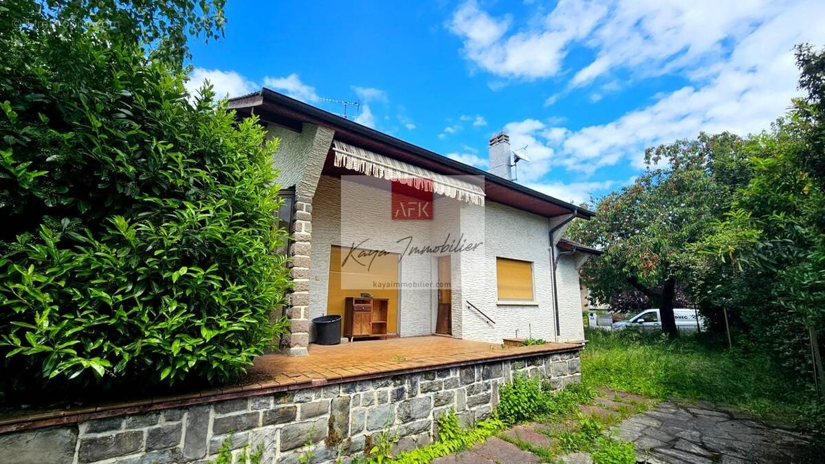 Maison à VILLE-LA-GRAND
