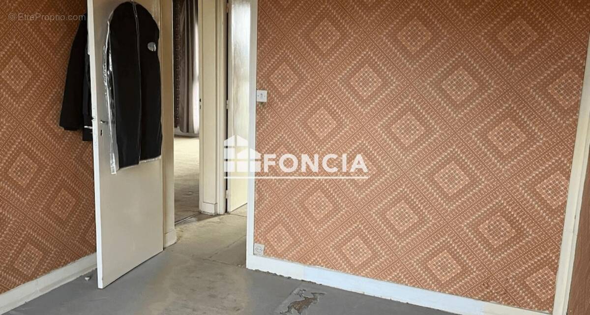 Appartement à ETAMPES-SUR-MARNE