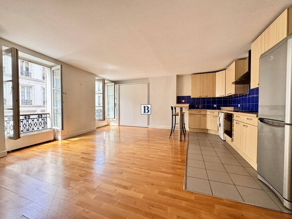 Appartement à PARIS-3E