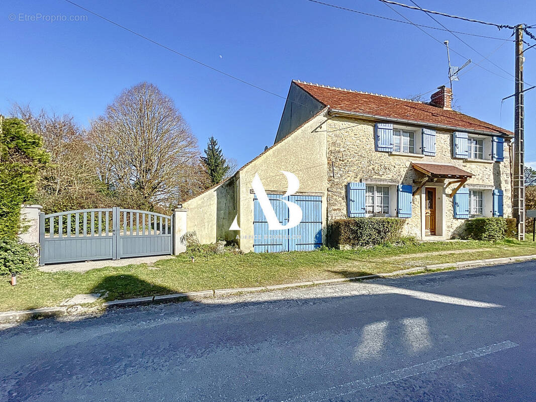 Maison à LES MARETS