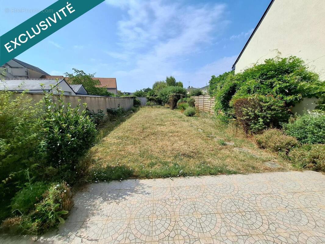Photo 1 - Maison à MONTREUIL-JUIGNE