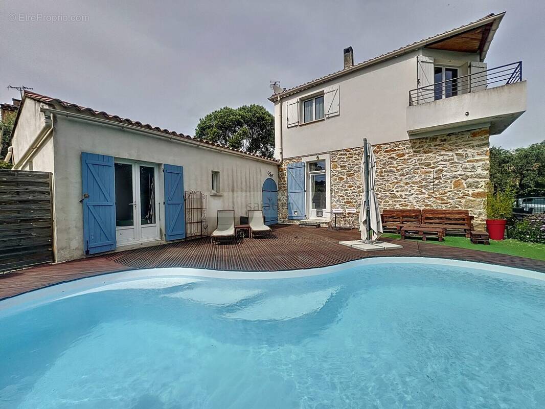 Maison à LE CASTELLET