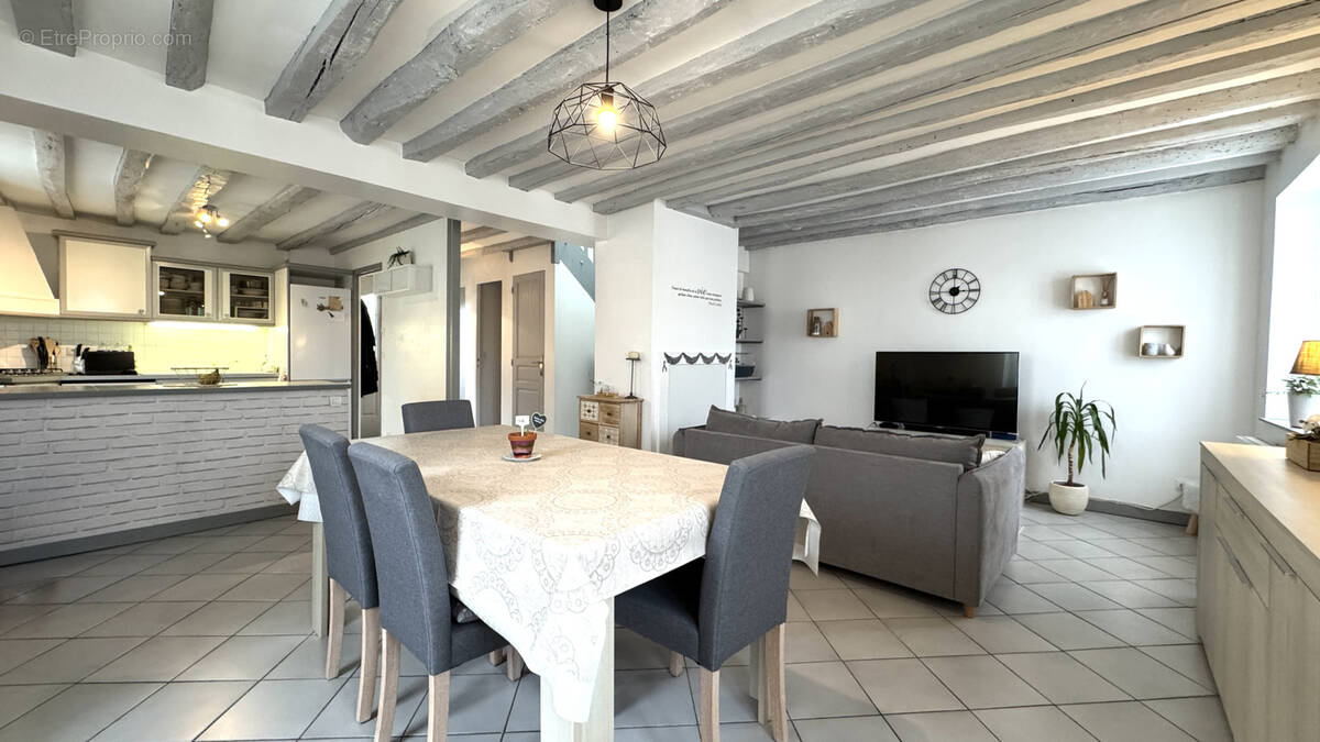 Maison à VARREDDES