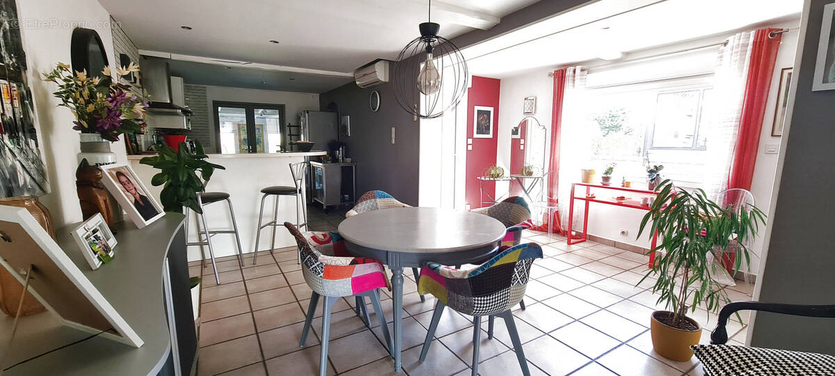 Maison à AIX-NOULETTE