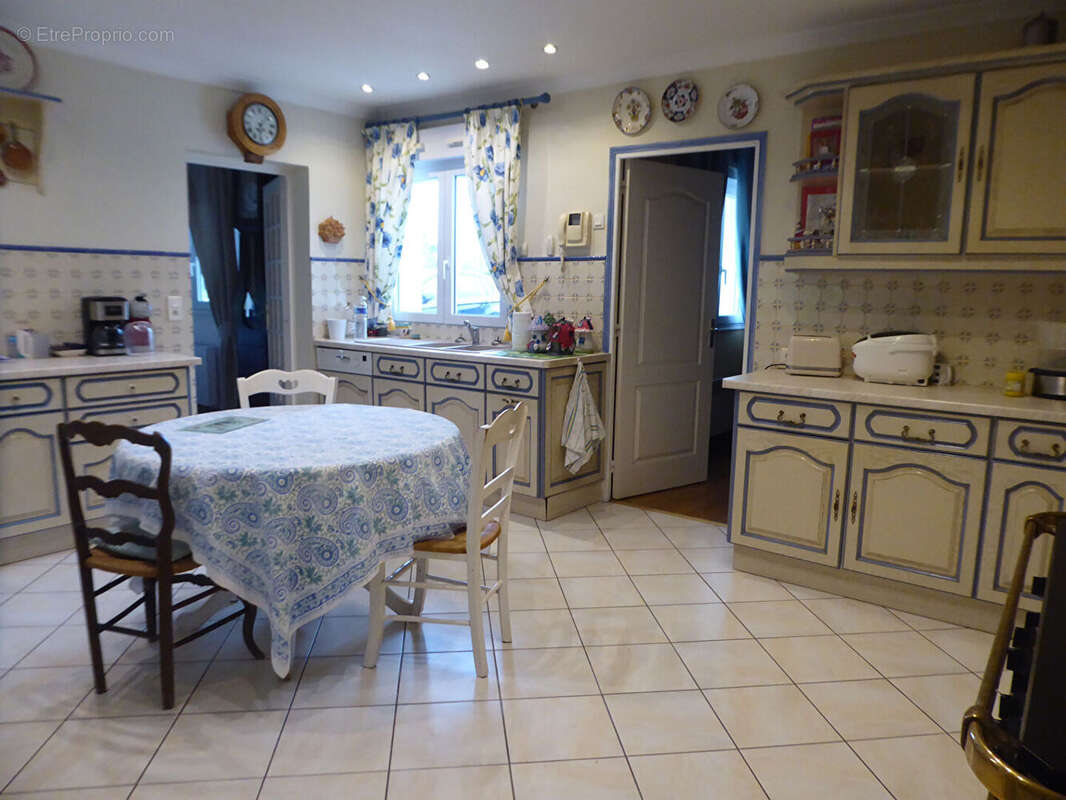Maison à CORMEILLES