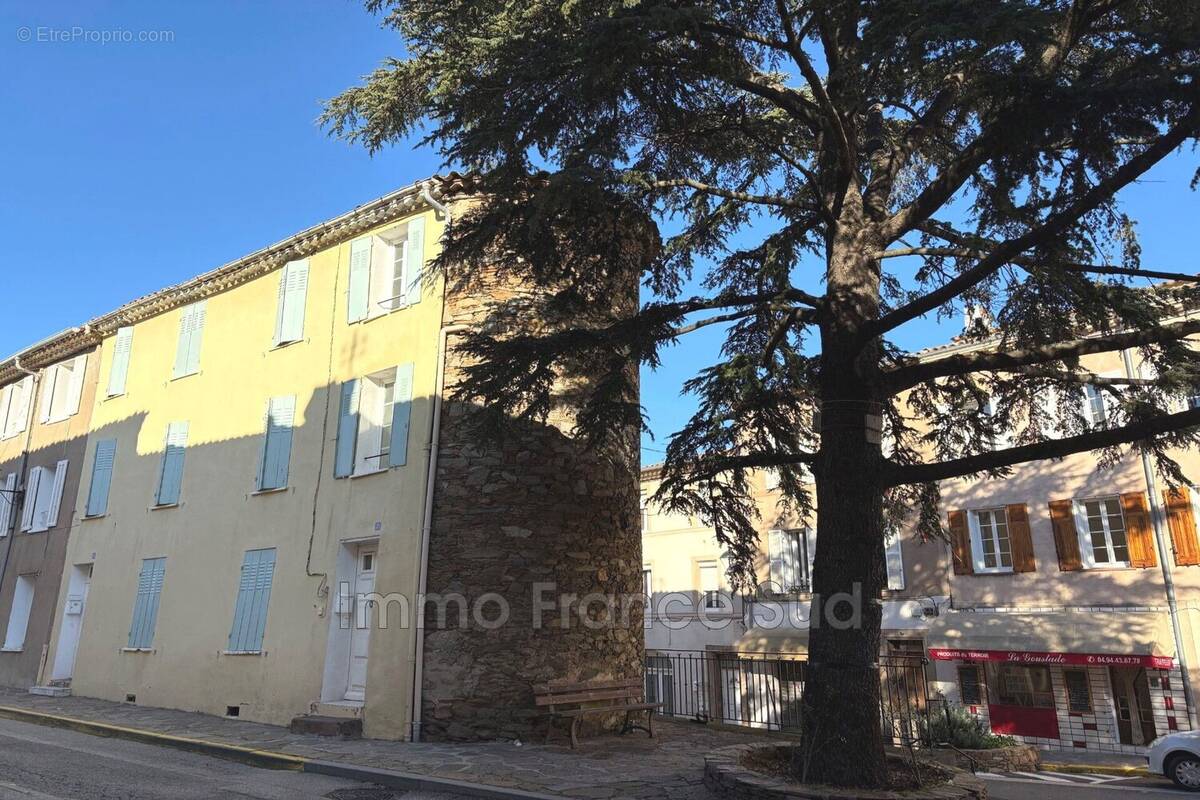 Maison à LA GARDE-FREINET
