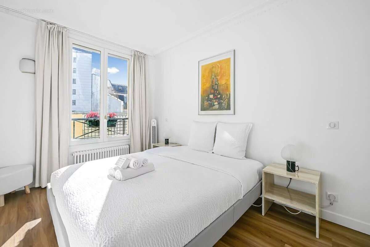 Appartement à PARIS-8E
