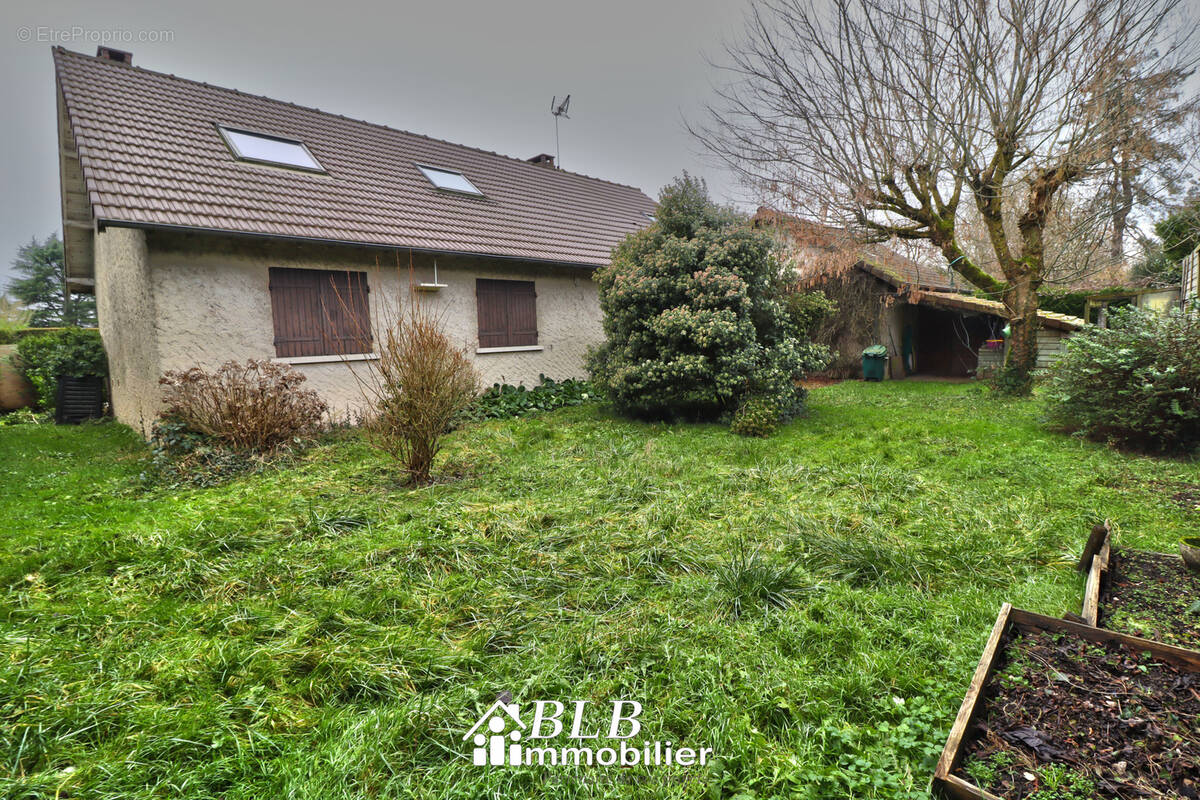 Maison à LE PERRAY-EN-YVELINES