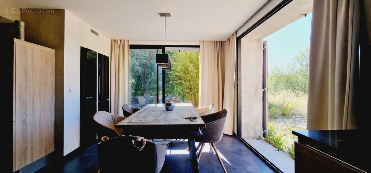 Maison à LE CASTELLET