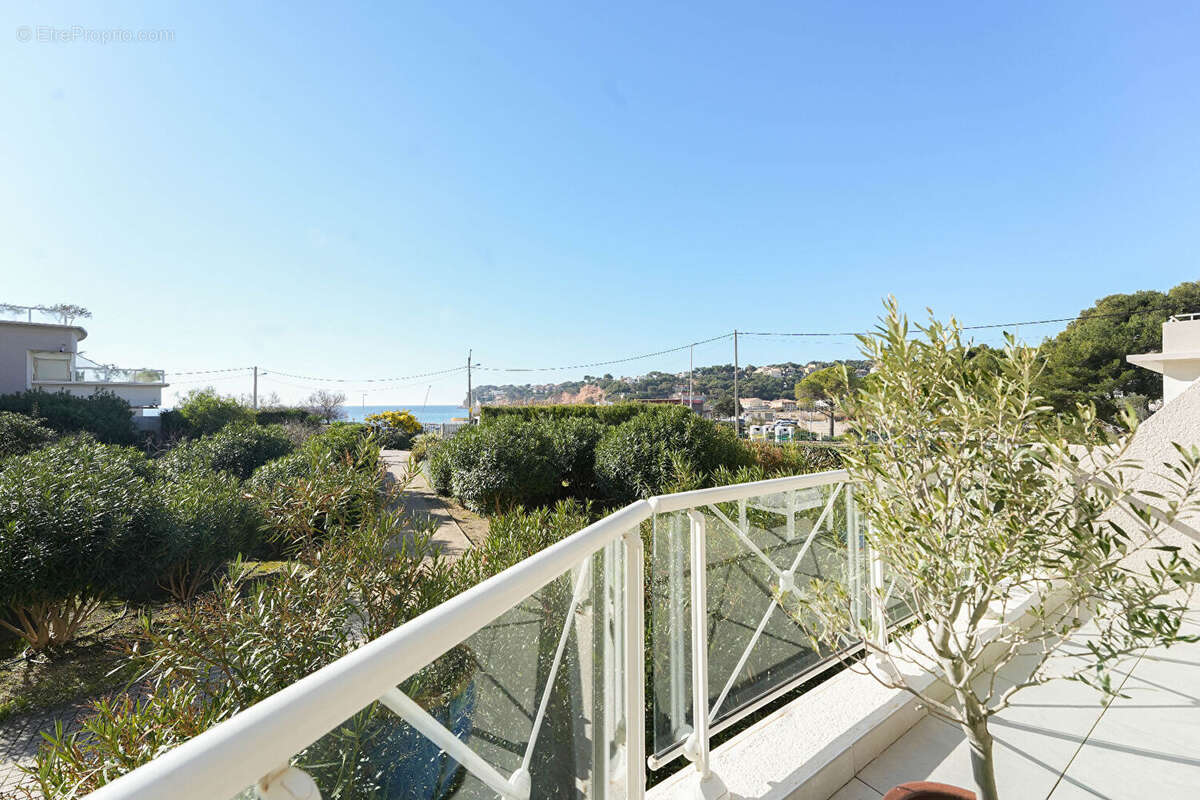 Appartement à CARRY-LE-ROUET