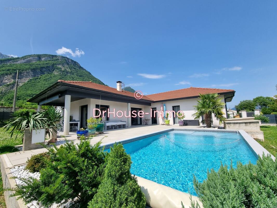 Maison à LA TERRASSE