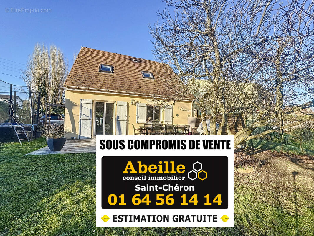 Maison à SAINT-CHERON