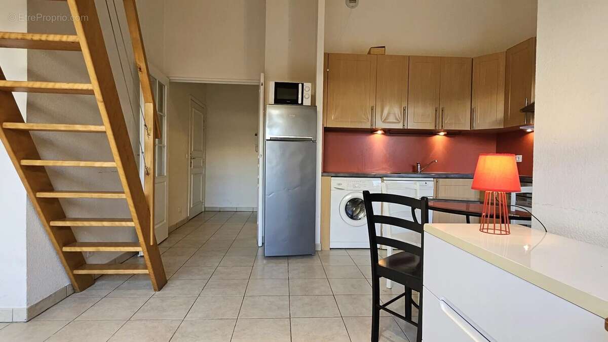 Appartement à SAINT-LAURENT-DU-VAR