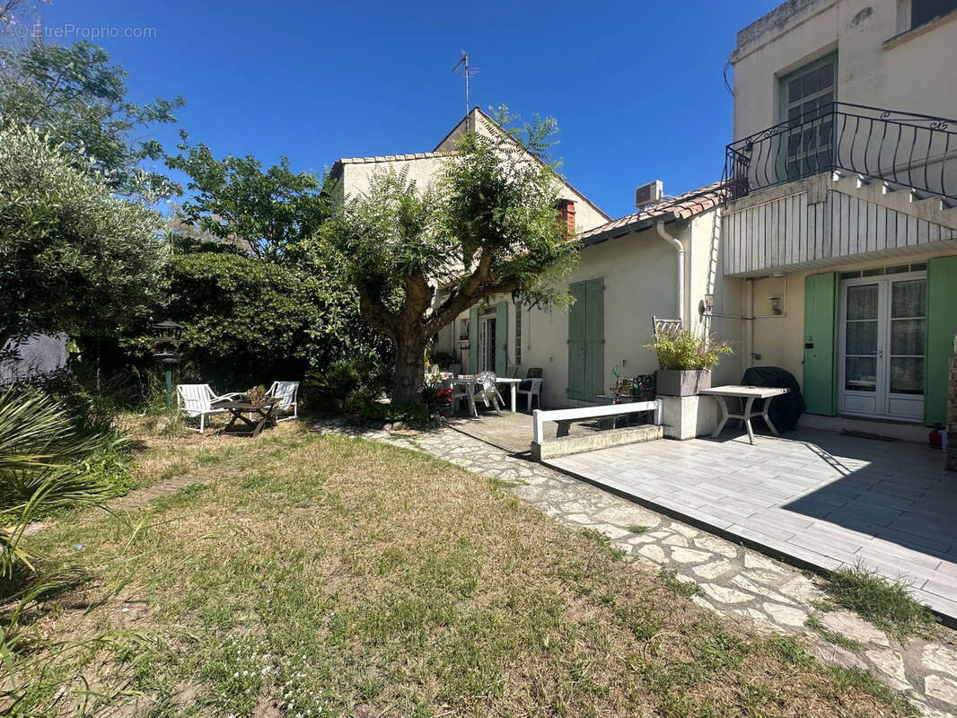 Appartement à MAUGUIO