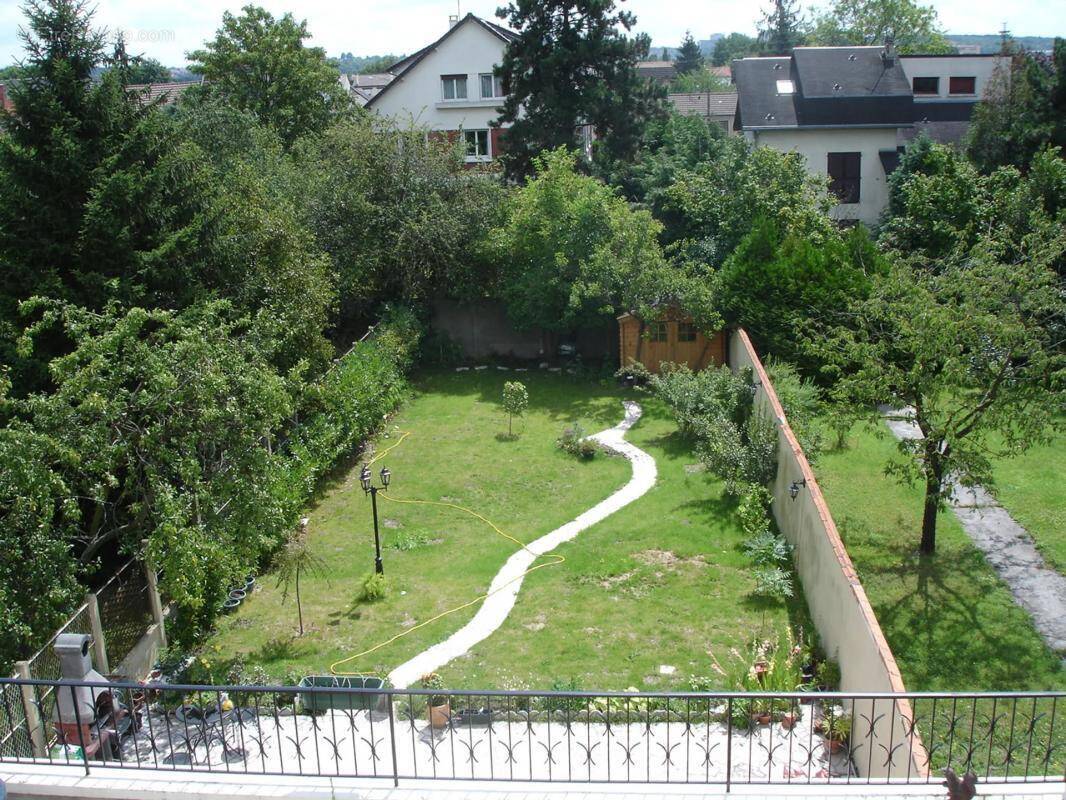 Appartement à LIVRY-GARGAN