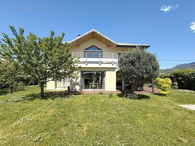 Maison à CRANVES-SALES
