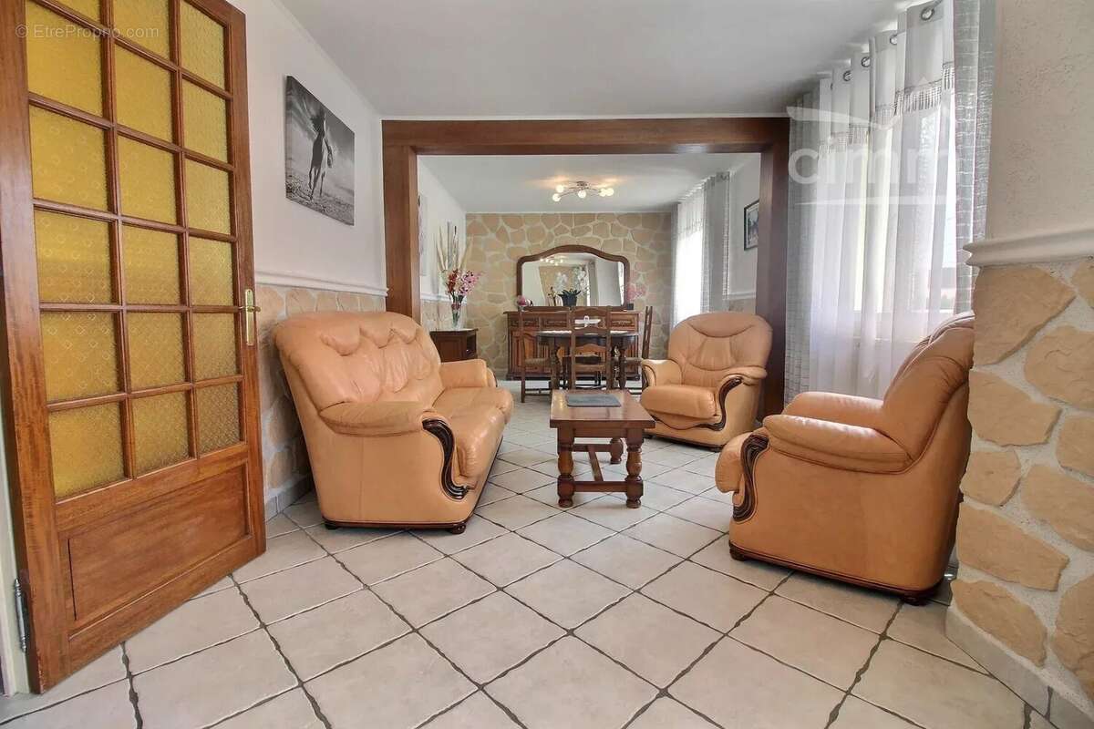 Maison à SAINT-SORLIN-EN-VALLOIRE