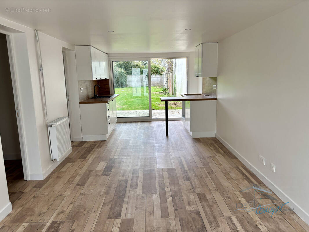 Appartement à LARDY