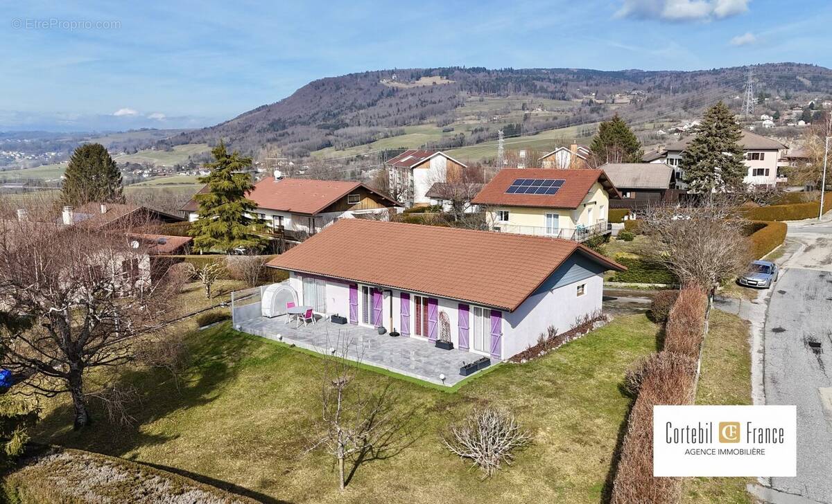 Maison à CRUSEILLES