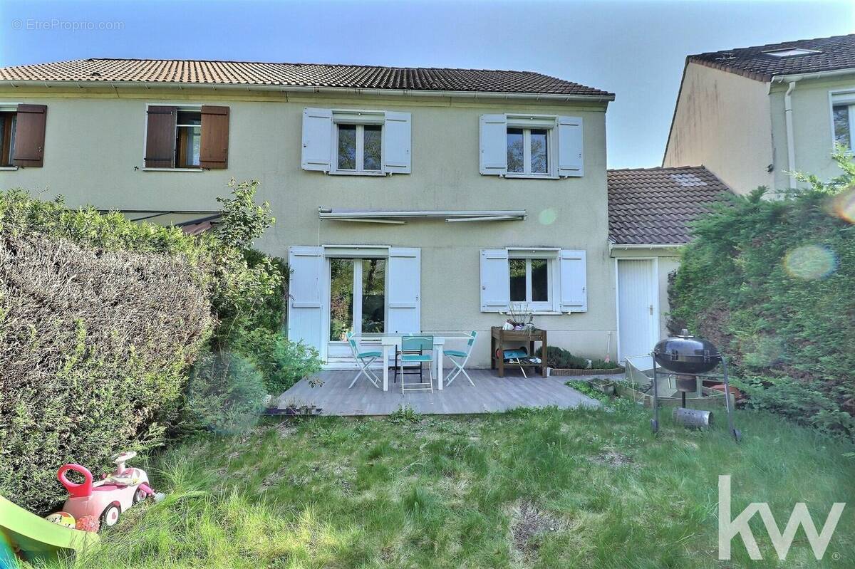 Maison à PLAISIR