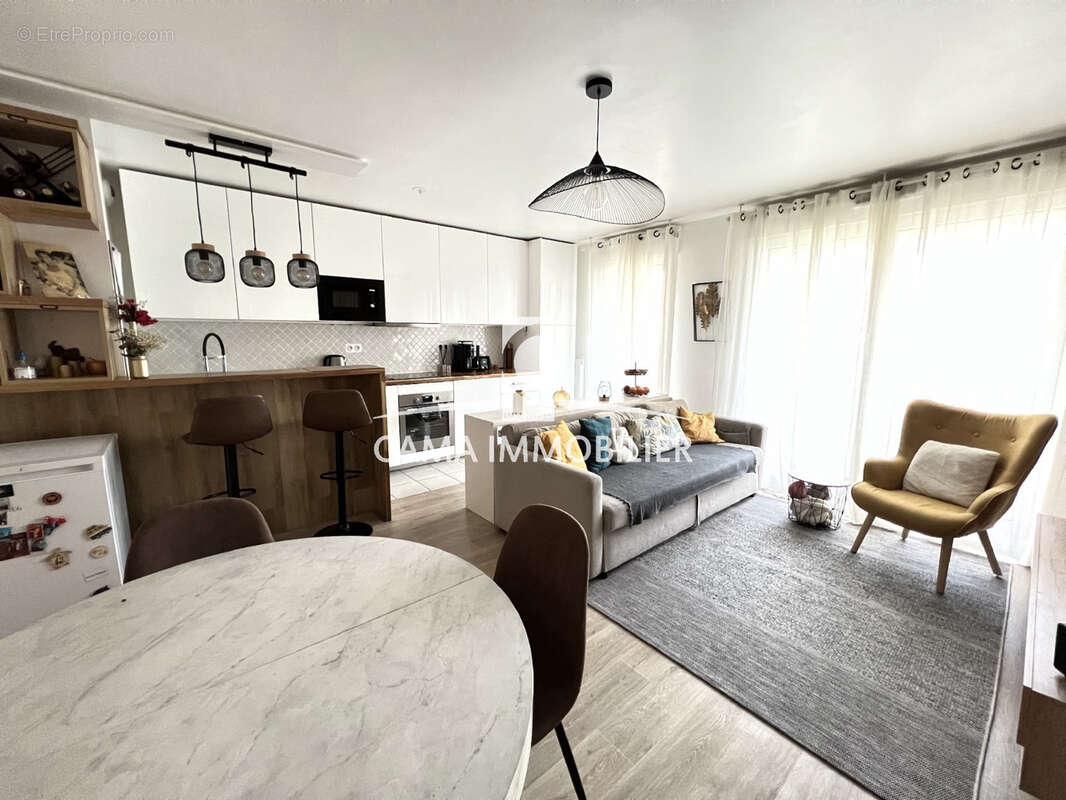 Appartement à FONTENAY-LE-FLEURY