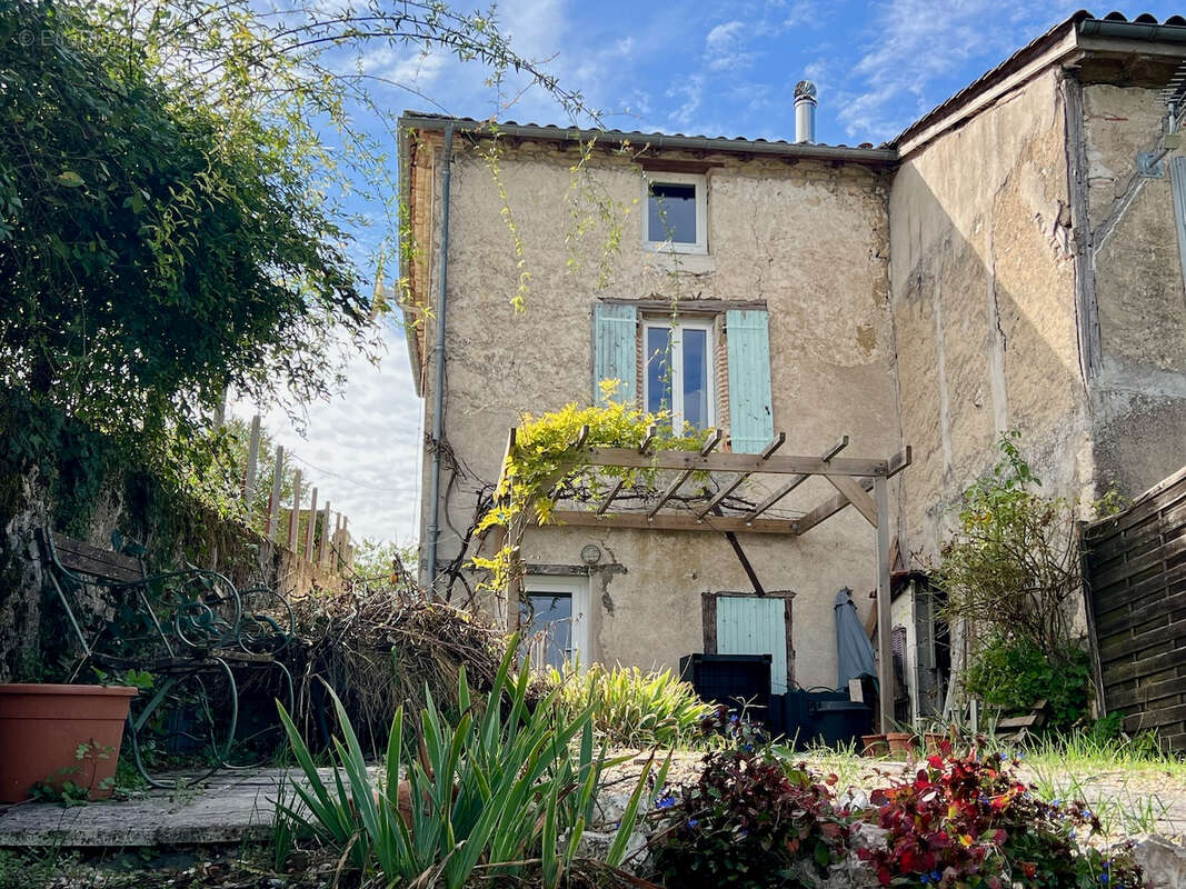 Maison à MONCLAR