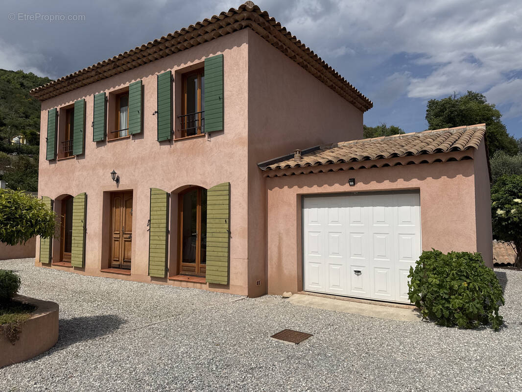 Maison à CARROS